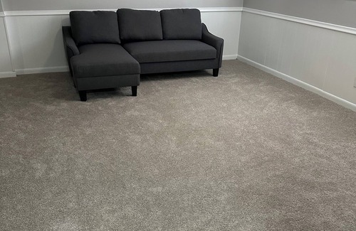 Omaha House | 3-bedroom house in awesome Omaha with WiFi, AC by Westroads Mall