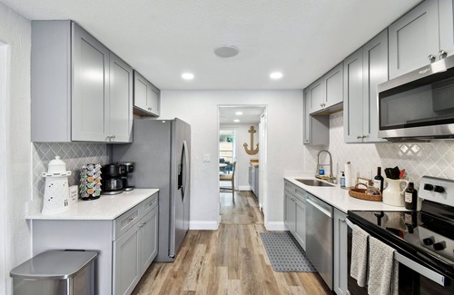 Ormond Ocean Gard House | 3-bedroom house in welcoming Ormond Beach walking distance from the beach