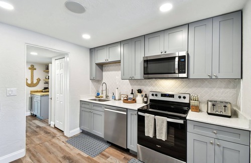 Ormond Ocean Gard House | 3-bedroom house in welcoming Ormond Beach walking distance from the beach
