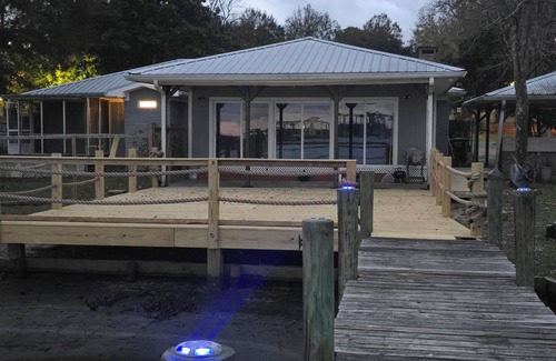 Kreole House | 3-bedroom house in welcoming Moss Point with AC, WiFi