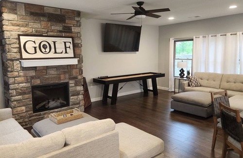 Camdenton House | 3-bedroom house located near Camdenton. Nestled In Old Kinderhook community.