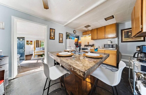 Euclid House | 3 bedroom in Euclid, close to cleveland