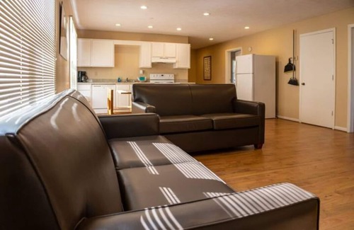 Cadiz Condo | 3 Bedroom Lakefront Condos - Dog Friendly