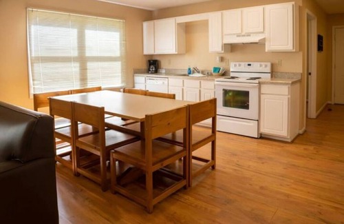 Cadiz Condo | 3 Bedroom Lakefront Condos - Dog Friendly