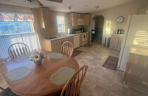 Vail House | 3-bedroom mobile home in enchanting Vail with AC