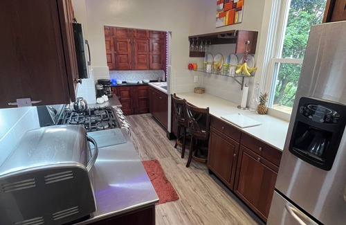 South Hills Apartment | 3-bedroom Modern Updated Apartment in Pittsburgh, Brownsville Rd, Rt51