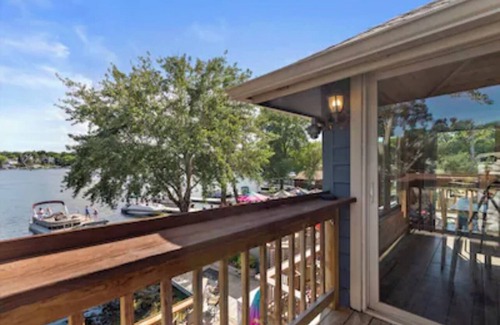 Okauchee Apartment | 3 Bedroom Okauchee Lake