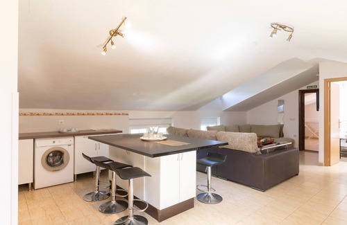 Alava Apartment | 3 bedroom penthouse for 6 people