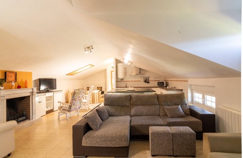Alava Apartment | 3 bedroom penthouse for 6 people