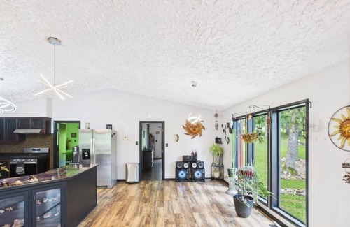 Elk Creek House | 3-bedroom Pet Friendly home on 14 acres with trails and seasonal creeks.