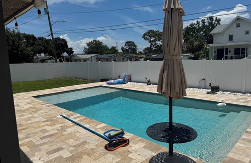 St. Petersburg - Clearwater House | 3-bedroom Pool house in fantastic St. Petersburg with AC, WiFi, Spacious home