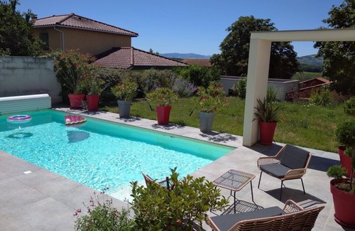 Lachassagne House | 3 Bedroom Private vacation home in Lachassagne
