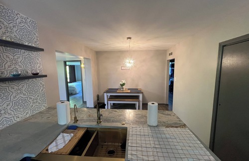 Lancaster House | 3-bedroom vacation home 19 minutes from Hocking Hills State Park