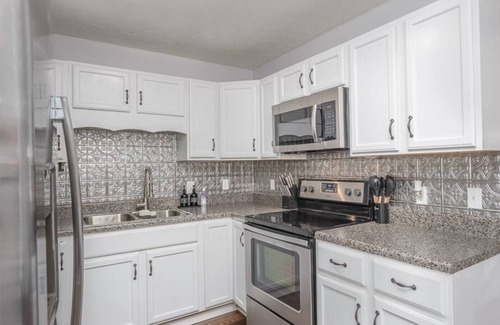 Bowling Green House | 3 Bedroom Vette City Retreat