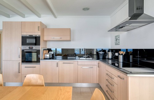 Puerto de Soller Ski Chalet | 3 bedroom Villa with private pool overlooking the harbor & Sea of Puerto Soller