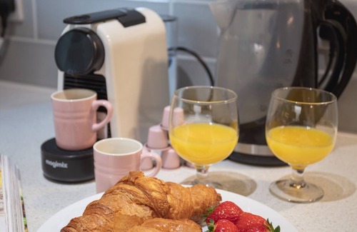 West Heslerton House | 3 bedroomed holiday cottages, with and indoor pool access, that sleeps 6, with two off road car park