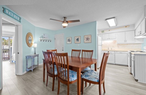 Emerald Isle Condo | 3 bedrooms, 2 bathrooms! 2 outdoor pools, 1 indoor pool!