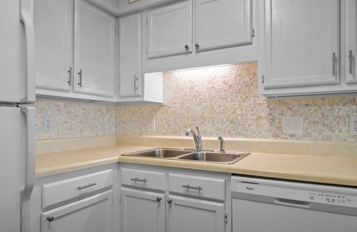 Emerald Isle Condo | 3 bedrooms, 2 bathrooms! 2 outdoor pools, 1 indoor pool!