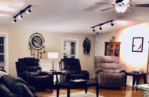 Greensboro House | 3 Bedrooms, 3 Bath with Heated Pool, Hot Tub and Jacuzzi perfect for a getaway !