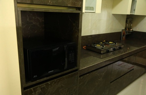 Borivali West House | 3-BHK Fully Furnished Service apartment for 6 Packs.