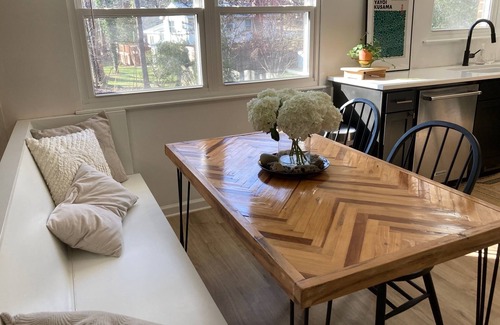 Cary House | 3 Blocks to Downtown Cary Park, Library, Breweries! Bright Modern Clean Home!