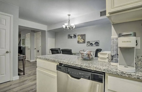 Southwest Raleigh House | 3 BR 2 BA, 10 min to downtown, Sleep Number king, steps to pool