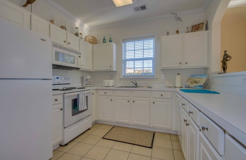 North Myrtle Beach Condo | 3 BR 2 BA Resort Villa 1st Floor pet-friendly no stairs, on the golf course