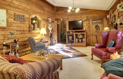 Benton Cabin | 3 br cabin close to lake