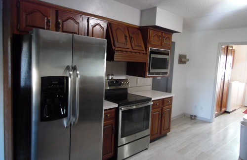 New Lisbon House | 3 br country home close to town with hot tub