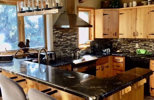The Blue Mountains Ski Chalet | 3 BR house, detached, private pool, hottub, sauna, Collingwood, Blue Mountains