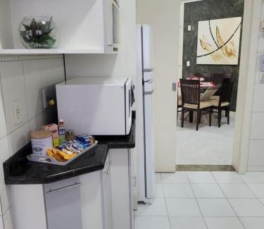 Andorinha Apartment | 3 dorms com vista a 250 mts do mar no centro da Meia Praia Itapema