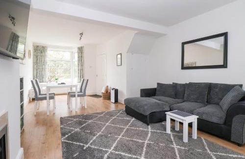 Harrogate House | 3 Glendowne Terrace