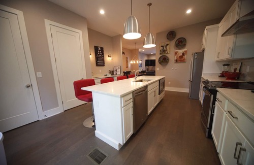 Historic Waverly House | 3 Kings 4 Baths Best Walkability! Best Restaurants! 8S 12 South Nashville Tn. US