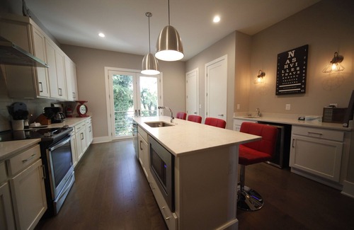 Historic Waverly House | 3 Kings 4 Baths Best Walkability! Best Restaurants! 8S 12 South Nashville Tn. US