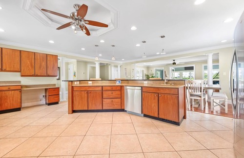 Socastee House | 3 Level Home on Waterway w/Heated Pool & Hot tub