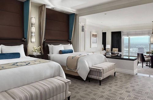 Las Vegas Hotel | 3 Luxury Two Queen City View at Palazzo