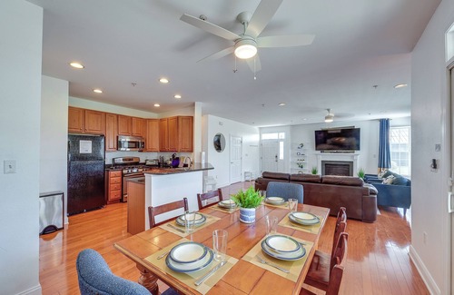 Ocean View Condo | 3 Mi to Beach: Ocean View Getaway w/Pool Access