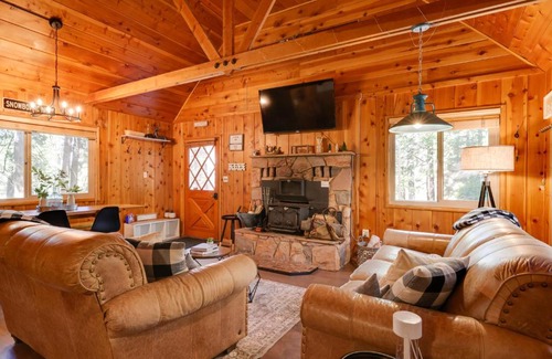 Dorrington House | 3 Mi to Big Trees State Park Cabin with Scenic Deck
