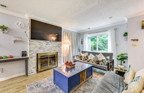 Sheffield Park House | 3 Mi to Bojangles Coliseum Townhome with Patio!