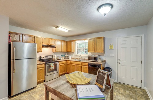 Morristown House | 3 Mi to Cherokee Reservoir: ‘Blue Haven Bungalow’