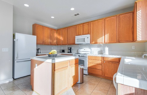 Merced House | 3 Mi to Downtown Merced: Family-Friendly Home