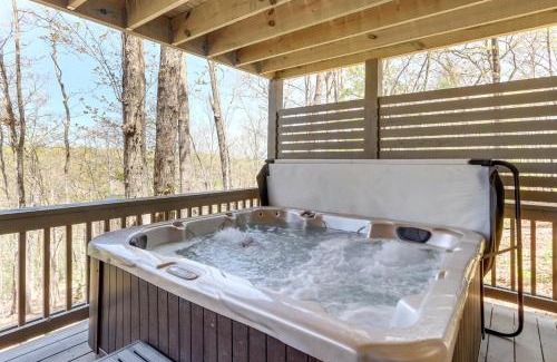 Blue Ridge House | 3 Mi to Dtwn Blue Ridge Cabin with Hot Tub and Views