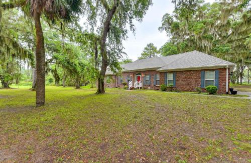 Beaufort House | 3 Mi to Historic Dtwn Family Retreat in Beaufort!