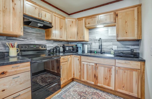 Kewaunee House | 3 Mi to Lake Michigan: Charming Kewaunee Hideaway