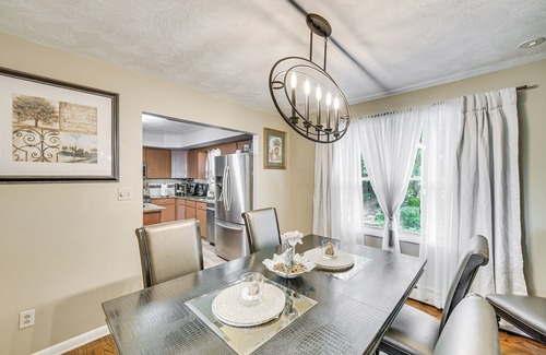 Spry Cottage | 3 Mi to Lake Redman: Home w/Furnished Pergola!