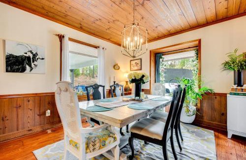 Marietta House | 3 Mi to Marietta Square Hot Tub Haven with 2 Patios