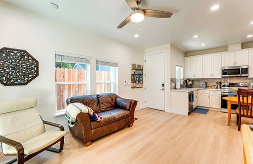 Davis Apartment | 3 Mi to UC Davis: Retreat w/Furnished Patio!