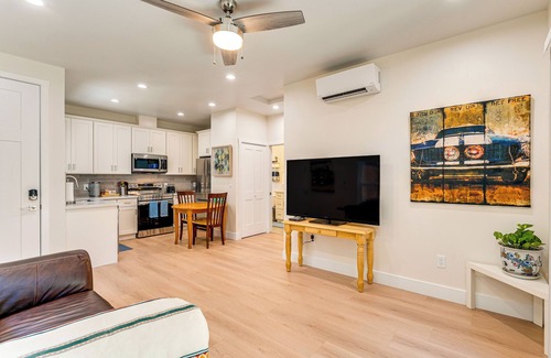 Davis Apartment | 3 Mi to UC Davis: Retreat w/Furnished Patio!