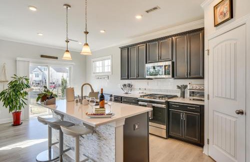 Durham House | 3 Mi to Umstead State Park Durham Home