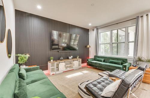 Bearss Plaza House | 3 Mi to USF Dog-Friendly Home with Large Yard